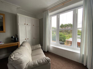 Leahurst Bed and Breakfast Tywyn Mid Wales - Spacious double room with ensuite and sea view