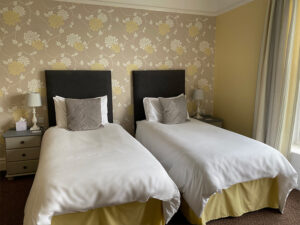 Leahurst Bed and Breakfast Tywyn Mid Wales - Spacious twin room